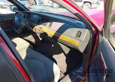 2000 Mercury Grand Marquis Gs z USA, uszkodzony, nr VIN 2MEFM74W0YX619084